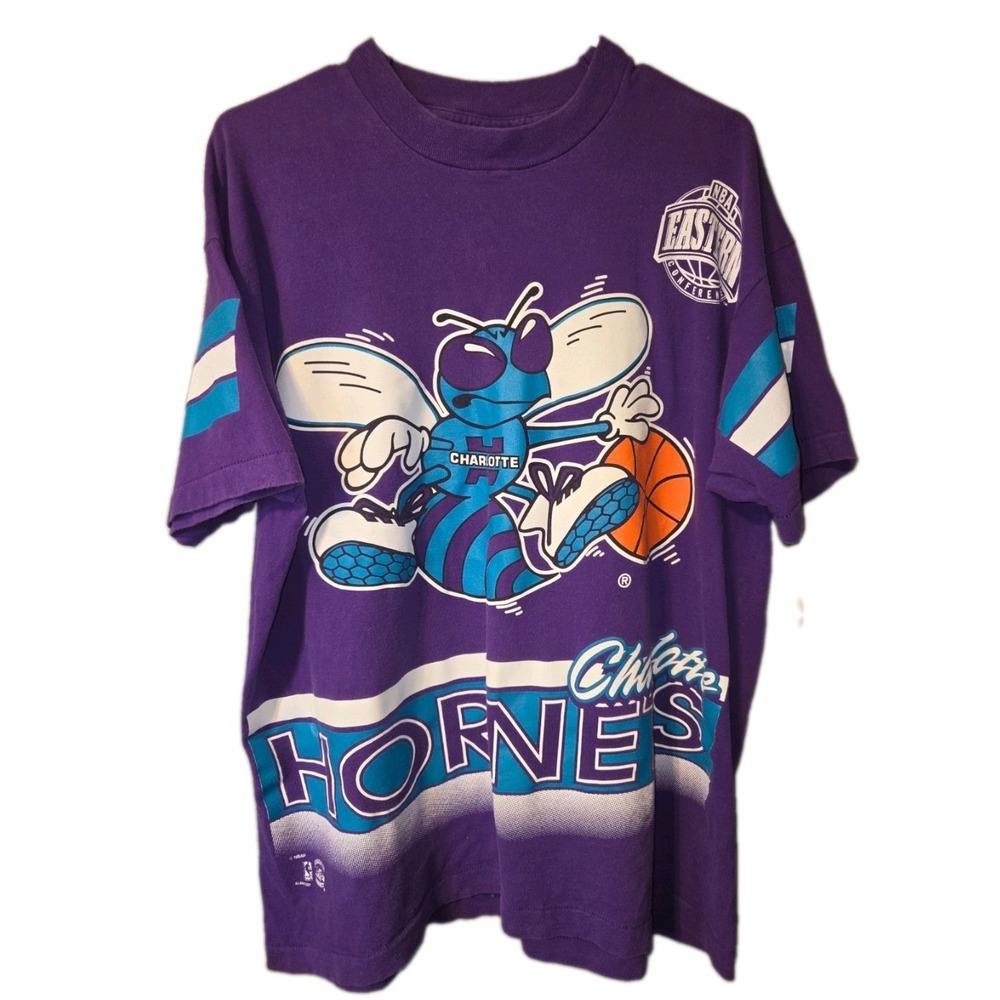 Vintage Charlotte Hornets Hugo Hornet NBA T-Shirt XL Made in USA 90s Streetwear